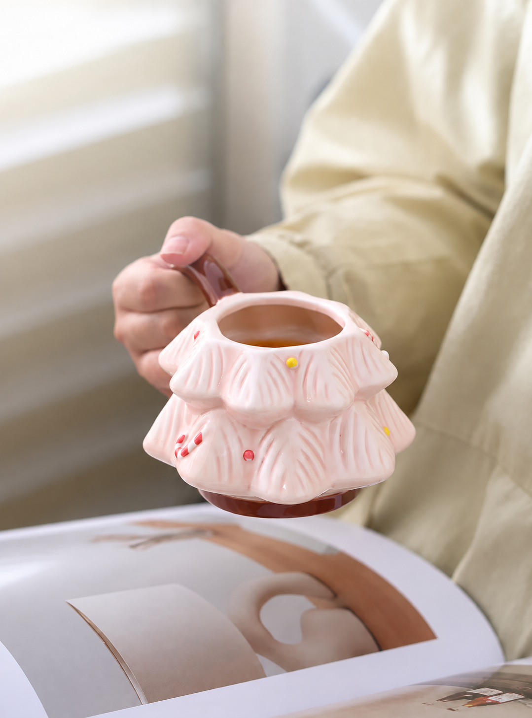 Ceramic Christmas Tree Mug With Lid 